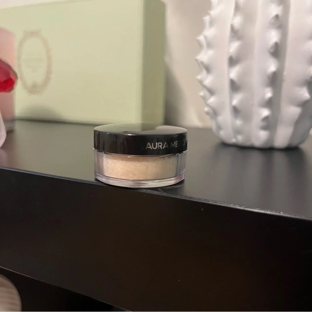 Laura Mercier Translucent Loose Setting Powder Mini Size 0.07 Oz NWT